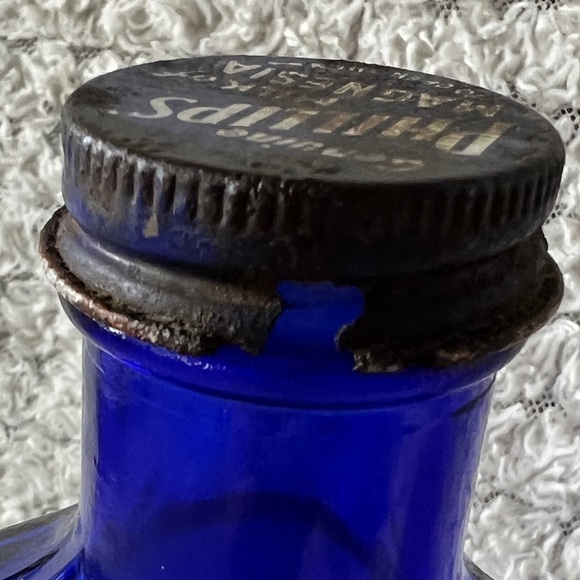 Large 1940’s Cobalt Blue Glass Phillips Milk of Magnesia 8” Apothecary Collect!! - Picture 11 of 14